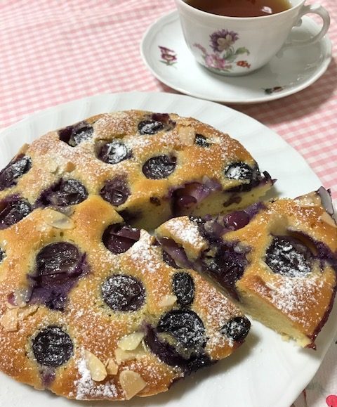 ぶとうとアーモンドのケーキ