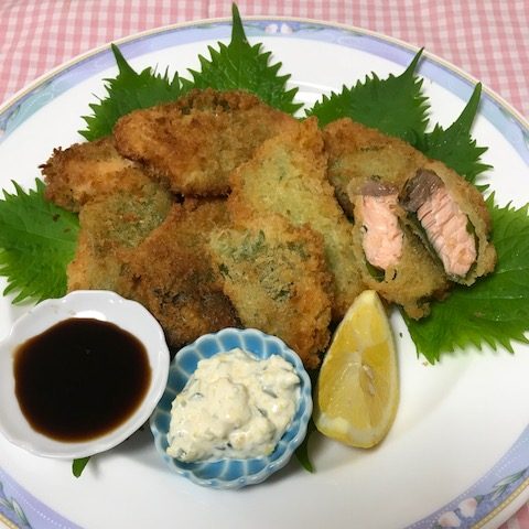 青しそでまいたサーモンフライ